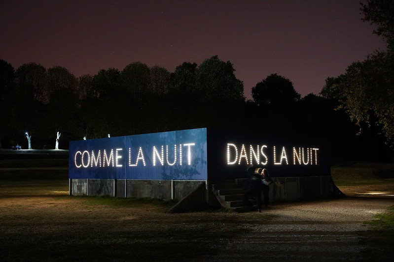 installation artistique comme la nuit dans la nuit